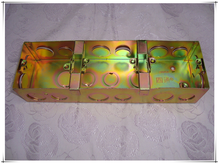 Four-way three 86H50 concealed metal junction box 86 type universal bottom box wall switch socket dark box wiring box