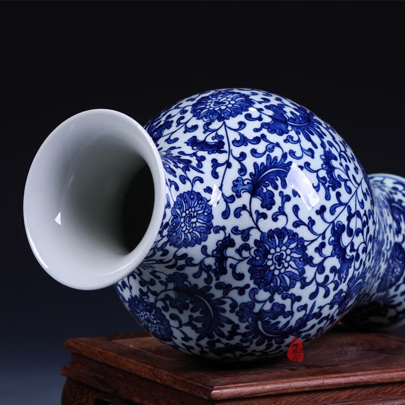 Antique hand - made tail of blue and white porcelain bottle of jingdezhen ceramic vases, flower crafts are sitting room classical Ming and the qing dynasties