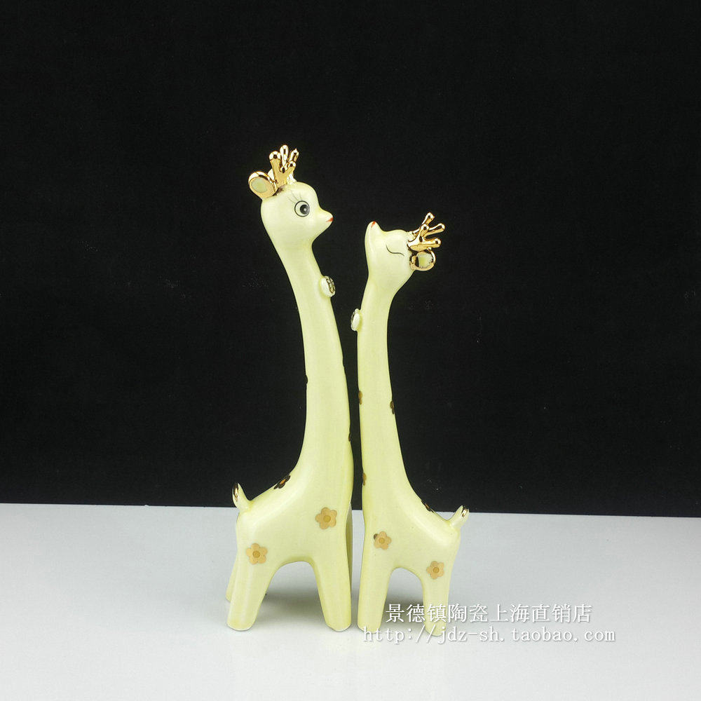 Jingdezhen ceramic couple sika deer small ornaments creative home decorations birthday wedding fashion wedding gift