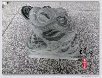 Stone carving water spray toad blue stone gold toad lucky feng shui decoration carved toad fountain flowing water landscape decoration