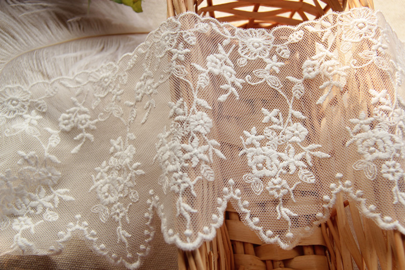 A10B1 handmade DIY clothing accessories lace lace Korean version of white exquisite mesh embroidery lace width 11cm