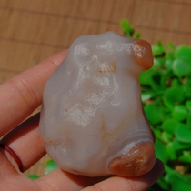 L=60 Xinjiang natural colored agate agate rough stone colored meridian agate penguin strange stone pictographic stone