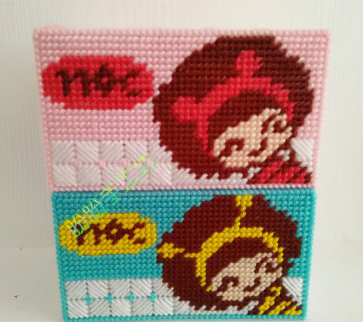 Solid Cross Embroidered New Home Handmade Art Cartoon Short Sanitary Paper Box Honeybee Moss Dolls Men and Women