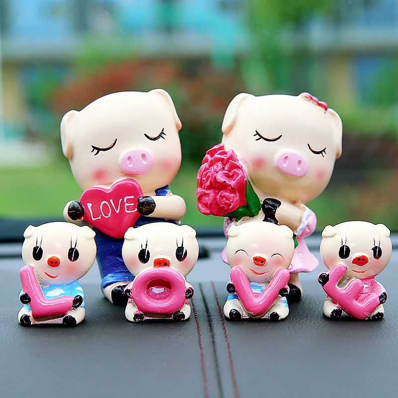 Car decoration doll cute couple kiss car interior decoration cartoon car decoration love pig creative