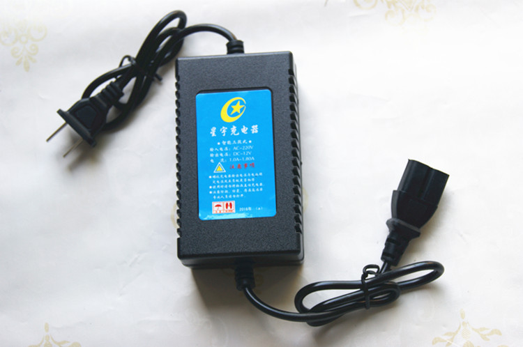 Intelligent 12V electric sprayer charger 12V8AH 12AH battery 12 V pint square hole universal charger