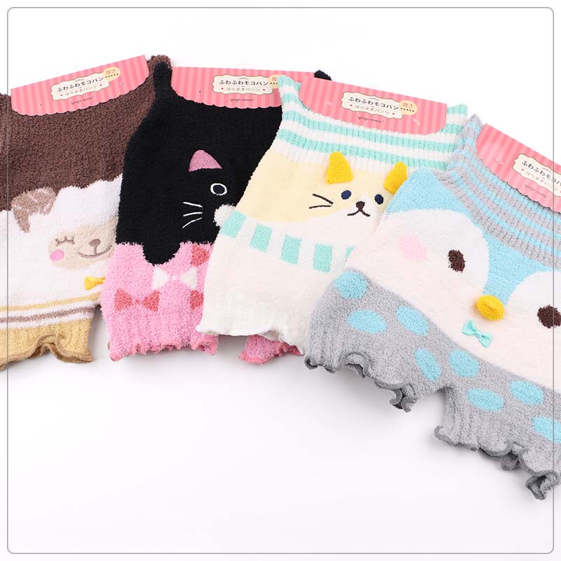 Suki's New Cute Menstrual Period Warm-Up Shorts for Women, Featuring a Black Cat Design, Made of Thick Coral Fleece for Warmth While Sleeping
