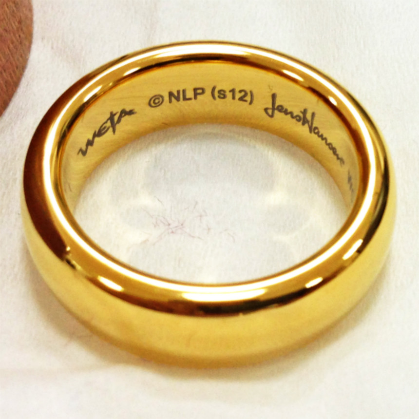 Book Weta Hobbit Lord of the Rings Middle Earth Supreme Lord of the Rings No Inscription