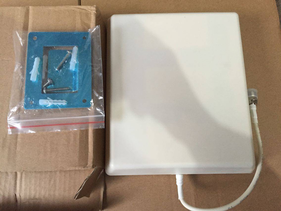 Shortlisted 8dbi indoor board-like antenna directional flat antenna 800-2500MHz indoor coverage wifi