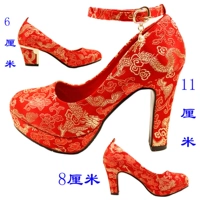 Giày cưới cao gót màu đỏ thêu hoa văn rồng giày cô dâu dày có quai satin giày bệt nữ