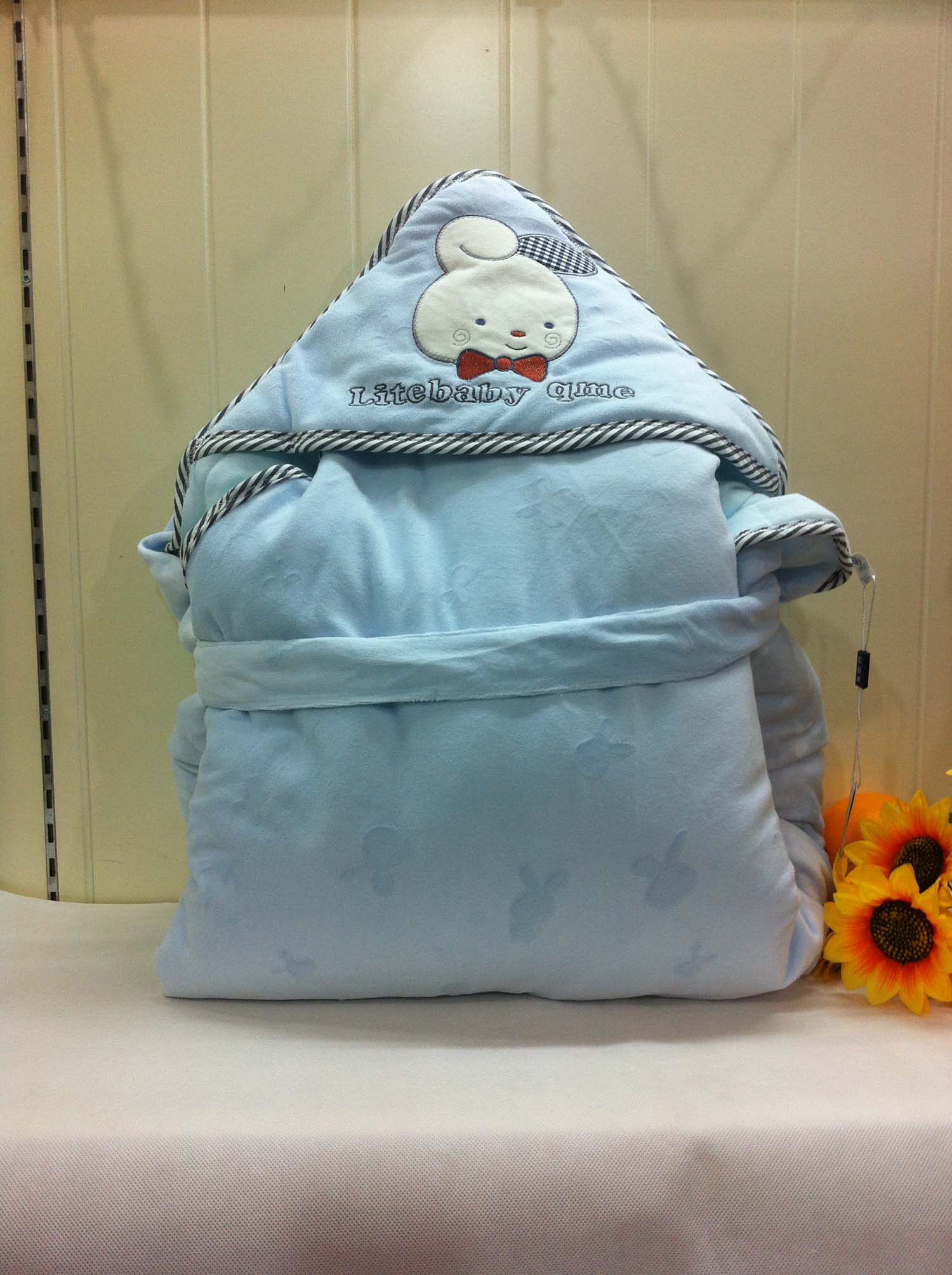 Qi Mi'er playful rabbit thickening and increasing the blanket in winter, size 100*100 QM7460