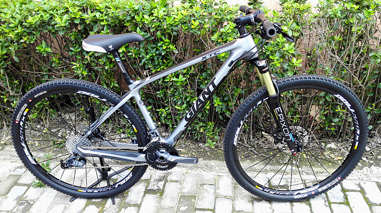 15 29-inch XTC ADV2 mountain bike off-road vehicle frame 30-speed air fork horsetail wheel set