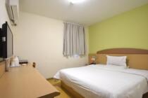 7 Days Hotel chain hotel · Zhengzhou Zijing Shandong Street subway station store Ali exclusive bed room