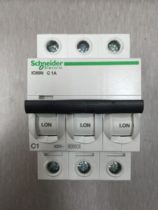 New Schneider air switch circuit breaker fifth generation circuit breaker Acti9 IC65N 3P1A air open