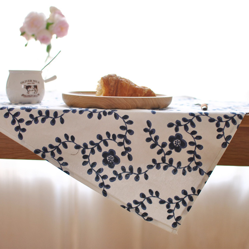 Retro fresh blue and white porcelain cotton linen western placemat coaster neo-classical Chinese tea towel fabric heat insulation tablecloth tablecloth