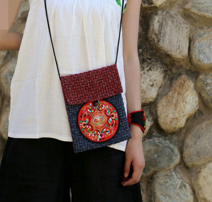 Ethnic Minority Wind Gift Packets Handmade Sloped Satchel Cloth Bags Yunnan Specialty Embroidery Diagonal Satchel Send friends