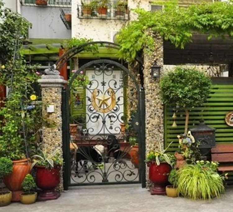 Special price European Wrought iron double switch door Villa outdoor iron door Courtyard garden fence plant security door custom