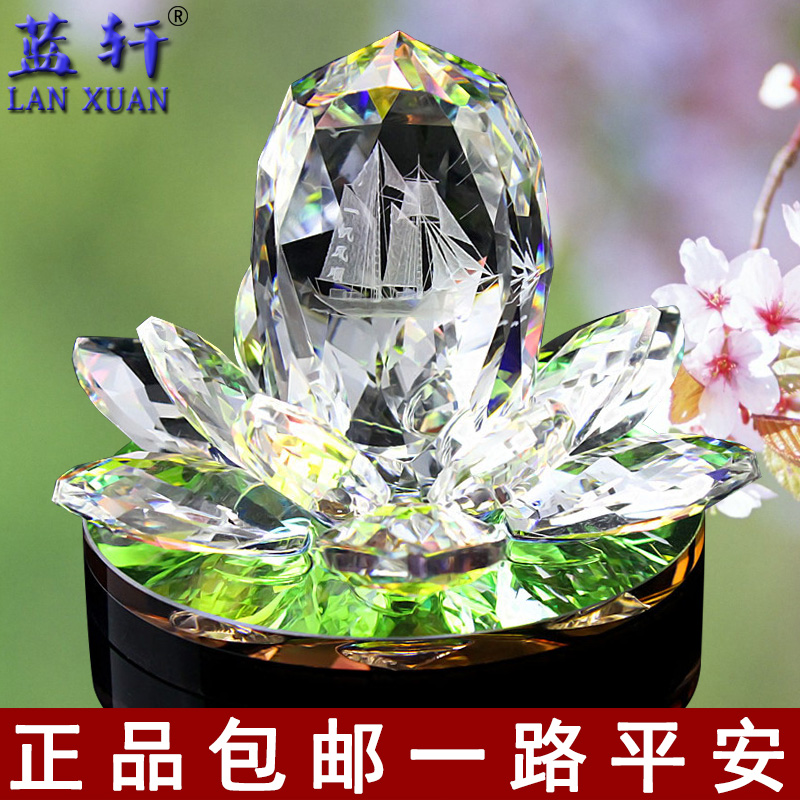 蓝轩正品汽车莲花香水座车载摆件内雕水晶香水瓶创意车内装饰用品
