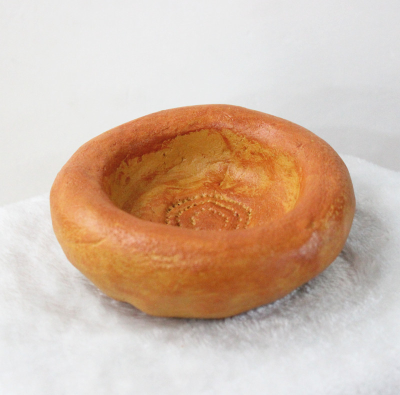 Xinjiang featured resin Handicraft Pie Cake Tobacco Ashtray Home Swing