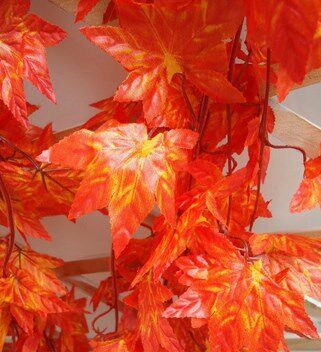 Artificial Red Maple Leaves, Dense Red Maple Leaf Vines, Decorative Flowers for Hotel and Home Beautification, Fake Leaves and Branches, Maple Leaf Branches