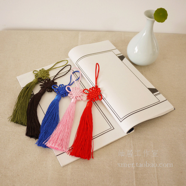 New Year's New Year's Eve China's hand-made flowing lamps hanging pieces of photographic props multi-colored ears