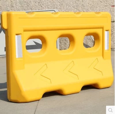 New material three-hole water horse plastic small water horse isolation pier fence retaining water horse municipal construction road guardrail