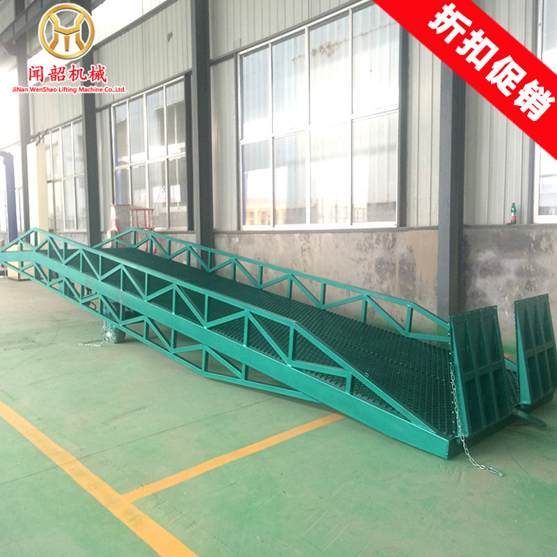 Mobile boarding bridge Hydraulic lift platform Rail type lift freight elevator Lifting stage