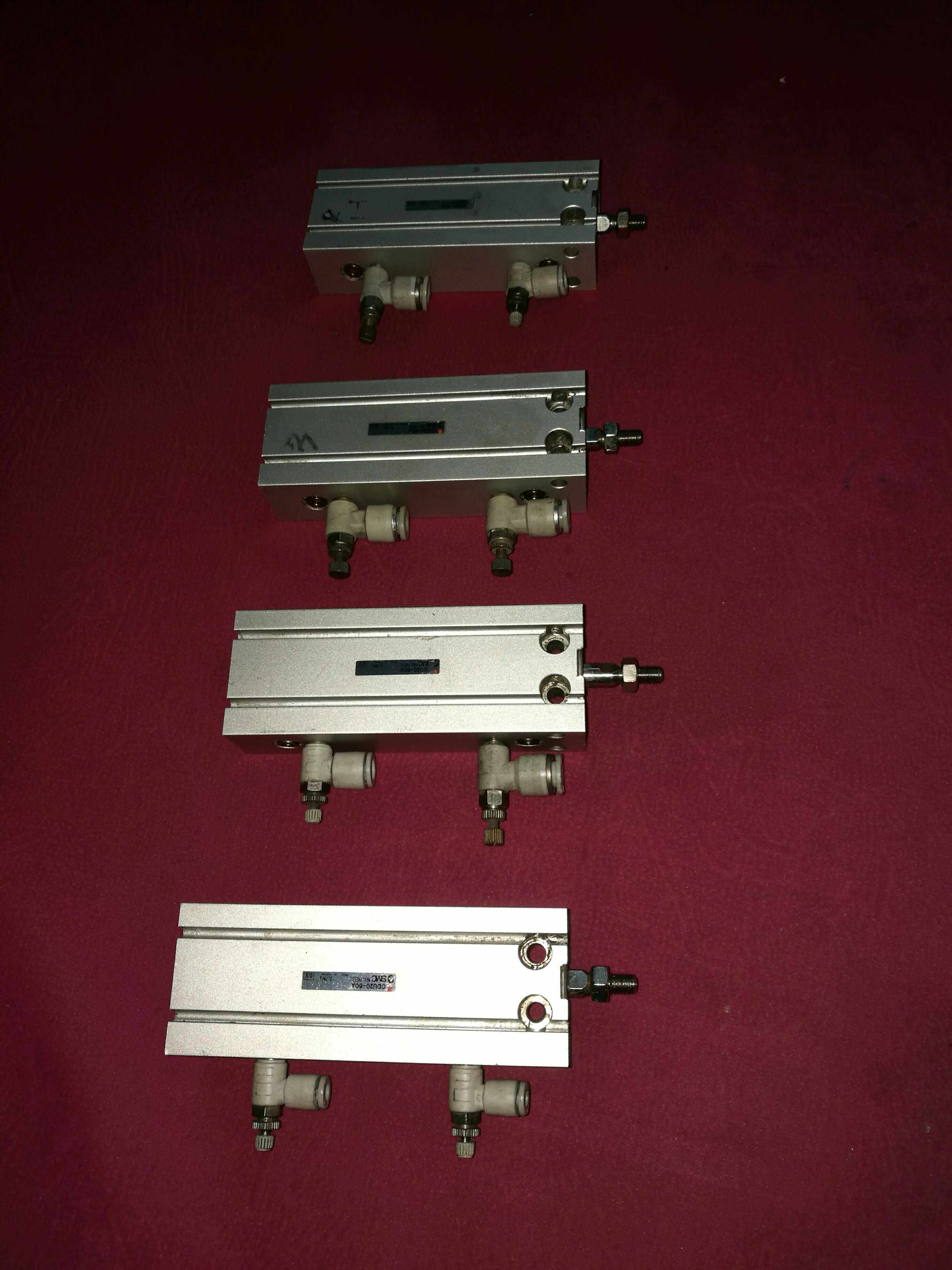 Secondhand Unloader Japan SMC Original Mounted Pneumatic Free Mounting Cylinder CDU20-60A Physical drawing bag for good use