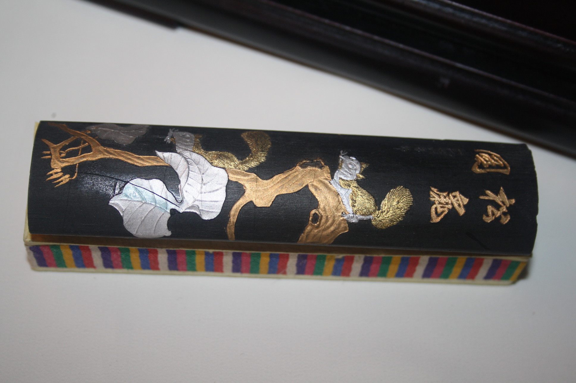 At the end of 1976, the authentic old Hui ink commemorative edition of the Golden Rat Hechun old Hui ink Huizhou Jixi Ink Factory Collection orphan