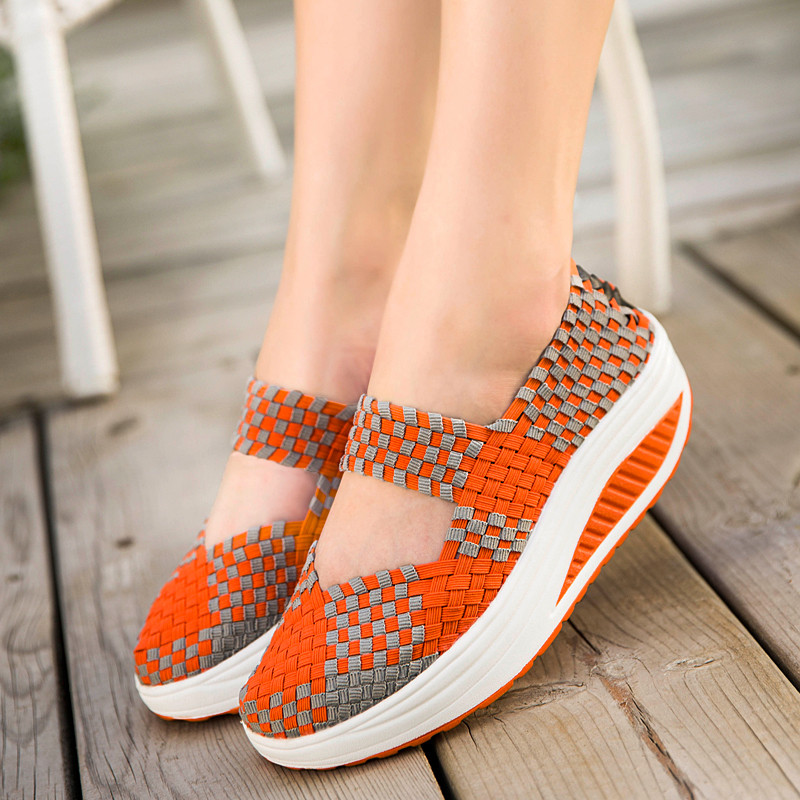 Summer women's shoes, middle-aged and elderly mother's shoes, comfortable soft-soled middle-heel shoes, elastic woven rocking shoes, women's height-increasing travel shoes