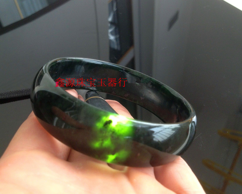 New natural jade ink jade live magnetic bracelet ink green jade blue field jade bracelet to send girlfriend's mother ornament