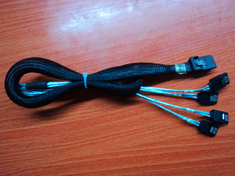 Mini SAS 1-turn drag to split 4 SATA server data cable 50cm main case backplane cable