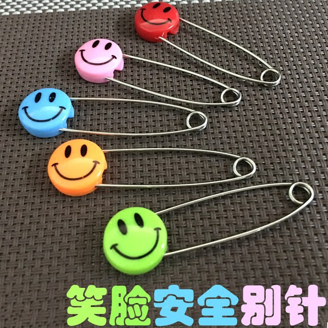 Baby safety pin stainless steel safety pin U-shaped buckle large and small children's cartoon smile face pendant free shipping