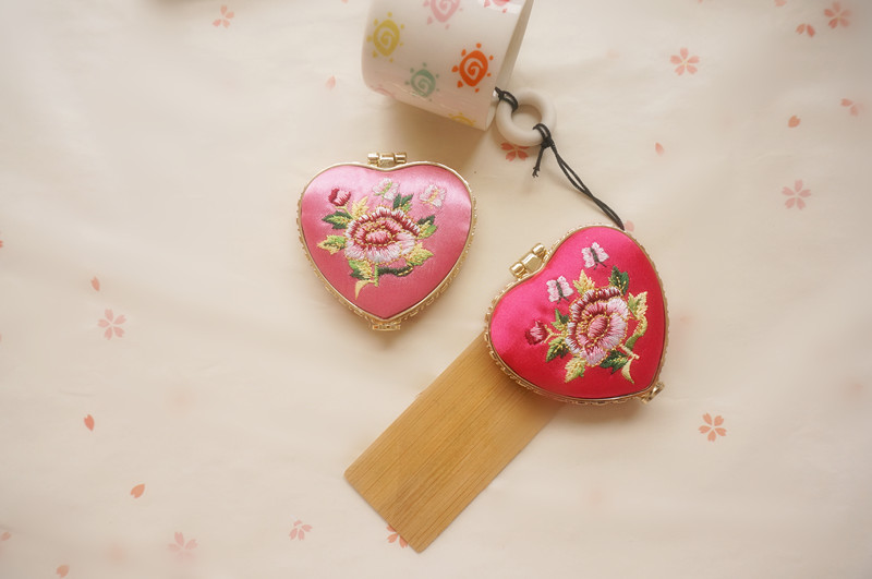Classical embroidered brocade mirror makeup mirror silk mirror double-sided mirror Chinese style