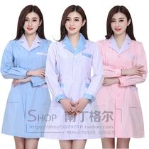 Nurse serving long sleeve woman with white coat and short sleeve blue drugstore doctor served winter clothing beauty salon tattooed work clothes