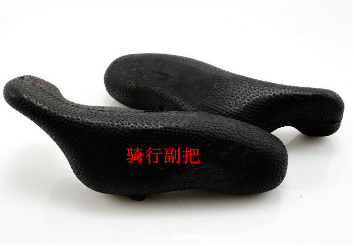 The bike small deputy brings the silicone side to the two sides small handlebar climbing car rocking handlebar rest.