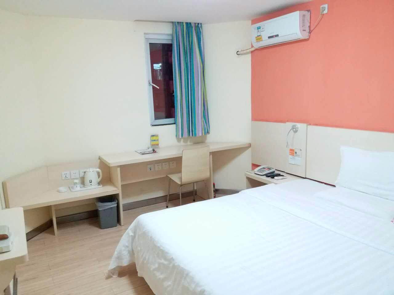 7 Days Inn Shenzhen Huaqiang Science Museum Subway Station Branch Ali Exclusive King Room