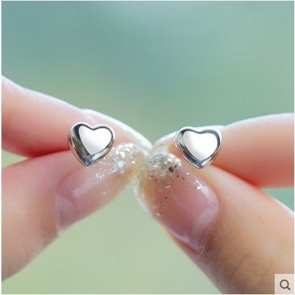 South Korea S925 silver love ear acupuncture female temperament Korean style simple student temperament sweet peach heart gift for girlfriend