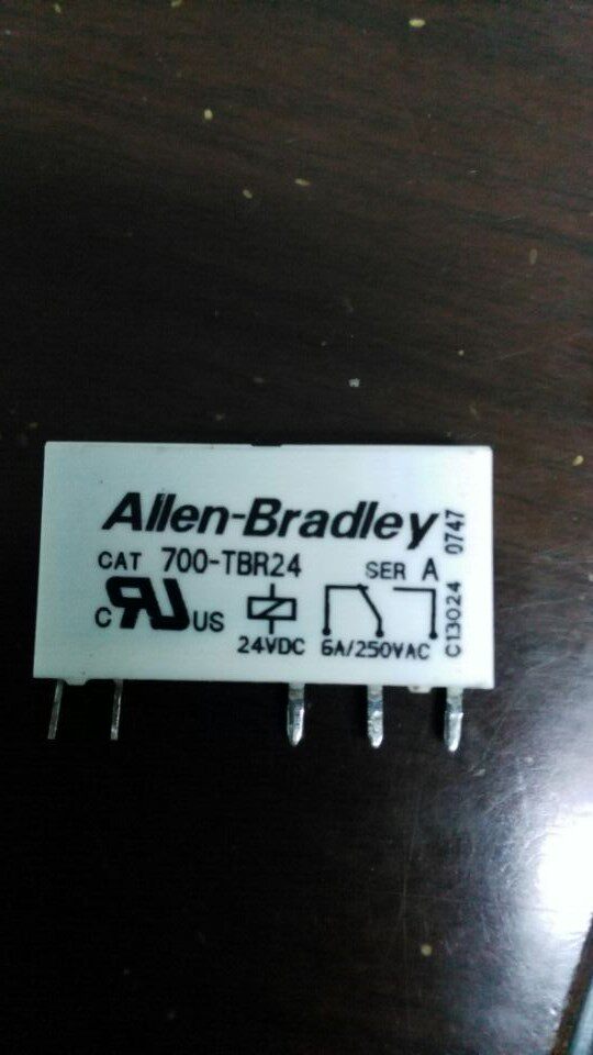 Supply new American allen-bradley Rockwell relay CAT 700-TBR24