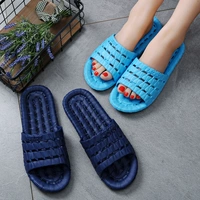 Mùa hè dép đi trong phòng tắm non-slip đáy mềm tắm bị rò rỉ nam giới và phụ nữ nhựa những người yêu thích nhà dép và dép đi trong nhà sàn gỗ nhà dép đi trong khách sạn