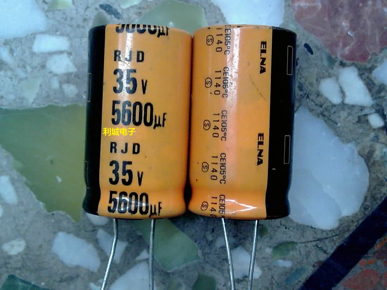 Original disassembly machine Japan Ina ELNA 35V5600UF fever audio electrolytic capacitor 18X30
