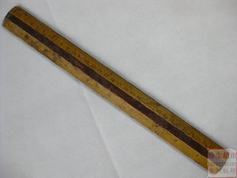 In the early 1960s of the founding of the People's Republic of China, an old wooden ruler, length 34, width 3, 5, thickness 0, 8cm, special collection of measuring instruments