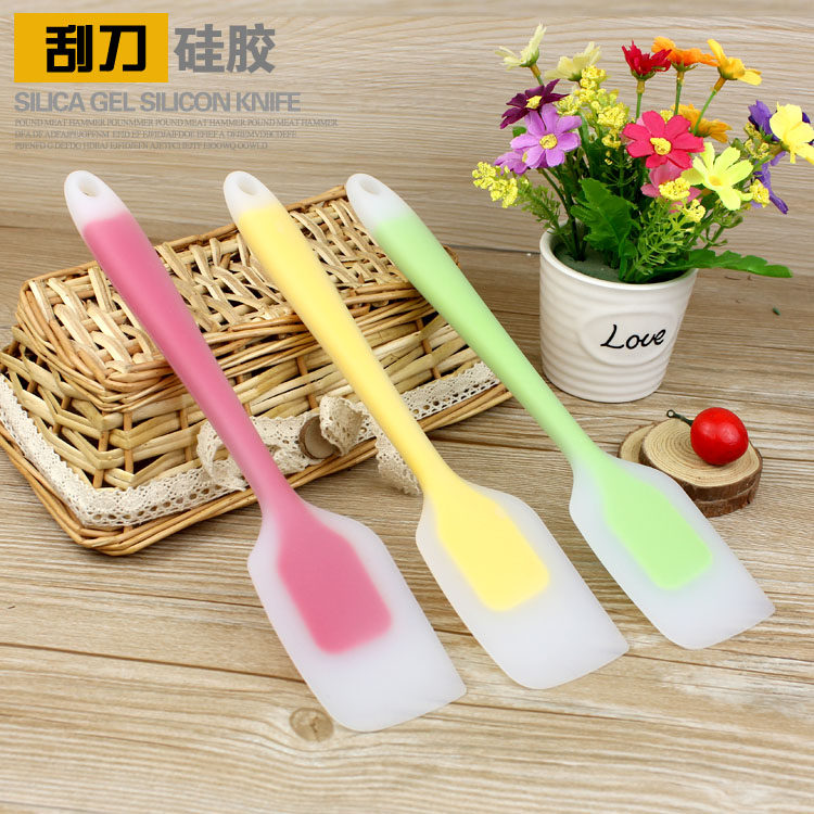 Integrated silicone cake scraper full-pack transparent scraper cream coated with high temperature resistance