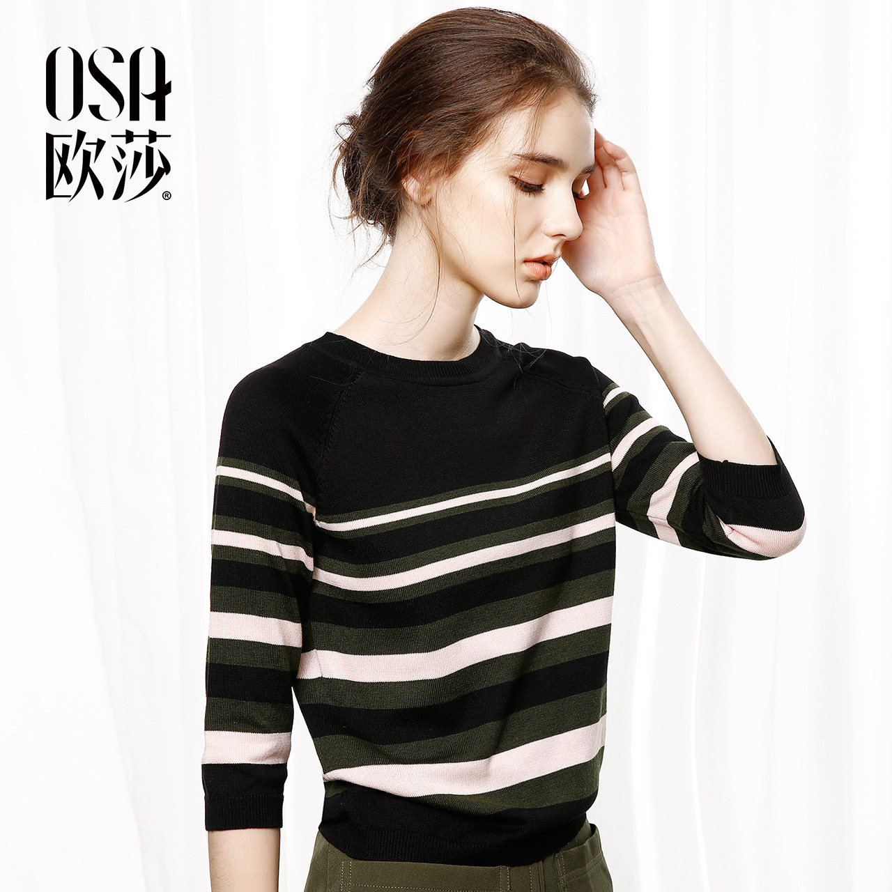 OSA欧莎 2017秋装新款女装彩色条纹毛针织衫宽松显瘦薄款套头毛衣