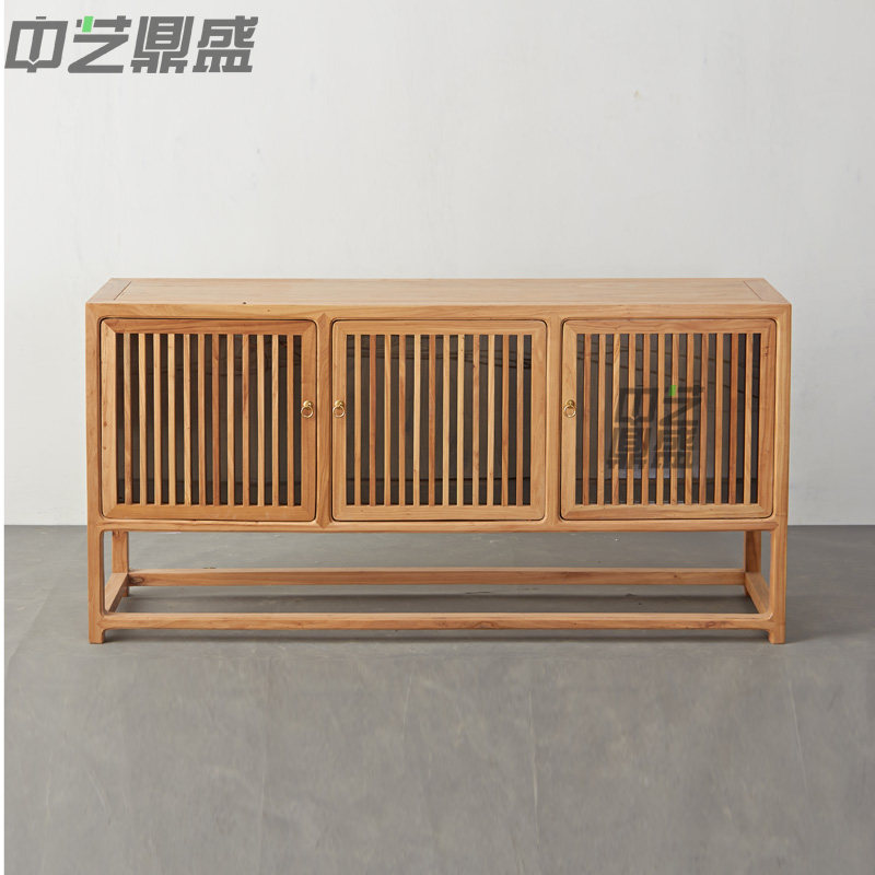 ���ն�ʢ����ľ�ͱ߹�