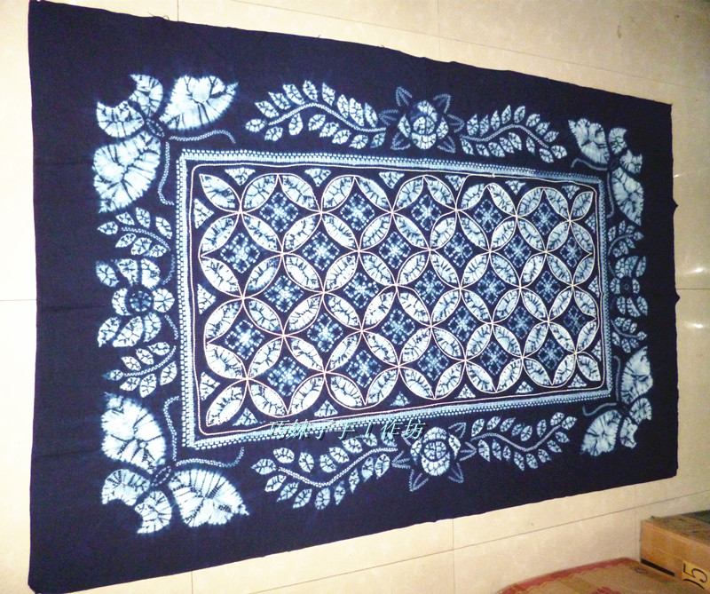 Yunnan Bai characteristics hand dyed cloth tea bar tablecloth wax dyed dye dye bed linen 150*200 tablecloth