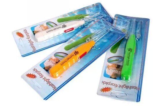 Luminous ear spoon Ear scoop ear scoop ear scoop ear strip bright ear hole(used to take cerium ear shit)