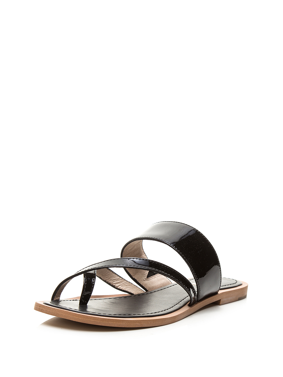 VINCE CAMUTO 黑色漆皮交叉搭带夹脚凉拖