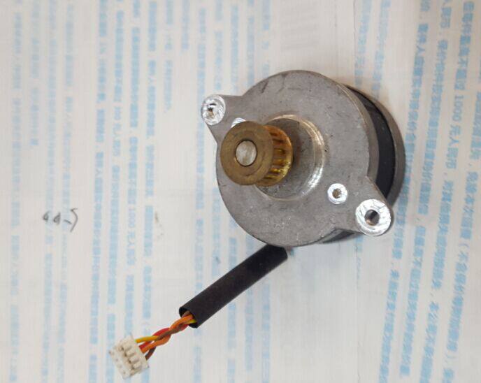 Old demolition STH-36C1013 stepper motor 2 phase 4 wire 0.5A step distance foot 0.9 degrees