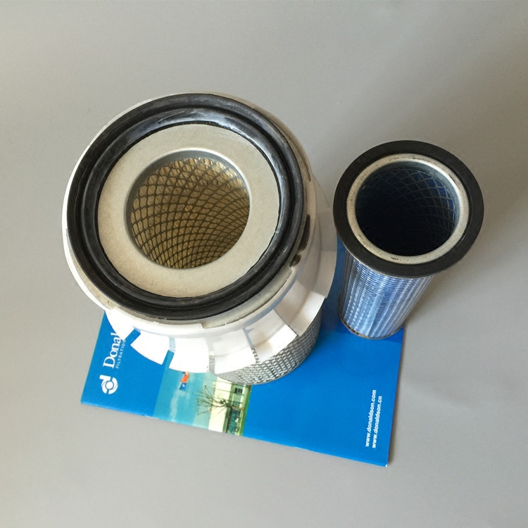 CASE CASE air filter 1560611080 corresponds to the United States ...