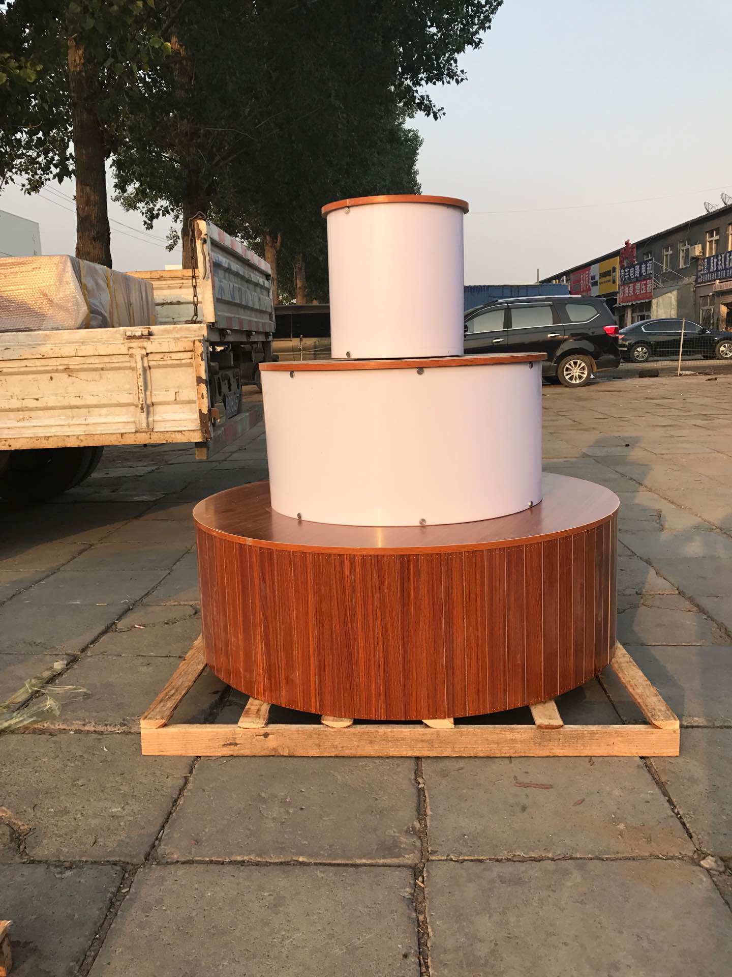 Wooden new island cabinet mother and baby showcase shoe rack bag round light box display cabinet supermarket display container mobile